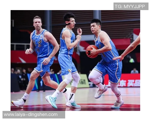 广州篮球队快攻革新之路：战术创新与球队蜕变的深度解析